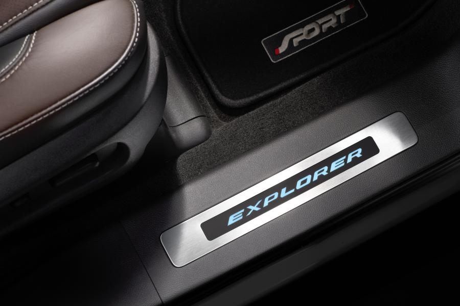  Ford Explorer Sport 2012 года  (фото 52 из 94)